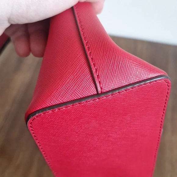 Michael Kors Large Red Saffiano Dome Crossbody Gokd Hardware - Picture 9 of 11